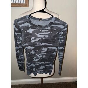 MONROW Camouflage Thermal Long Sleeve Top Womens XS Grey Black Waffle Knit